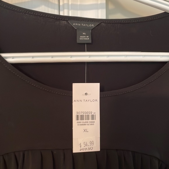 Beautiful Ann Taylor tunic top with faux leather cuffs/ covered buttons. NWOT - Picture 2 of 3